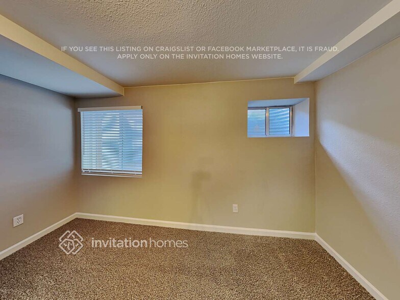 Building Photo - 8355 Avens Cir