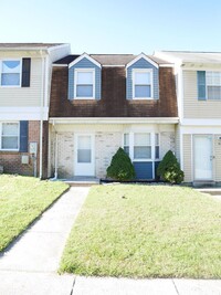 Building Photo - 3 Bedroom Townhome located in Randallstown...