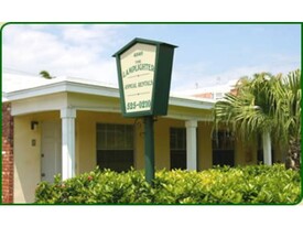 Building Photo - 4540 Bougainvilla Dr