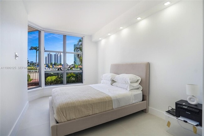 Building Photo - 19101 Mystic Pointe Dr