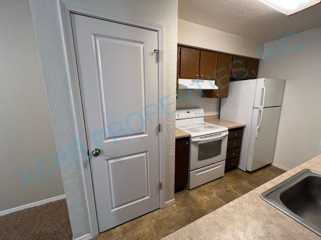 Building Photo - 2 Bd / 1 Bth - Ceiling Fan - Detached Gara...