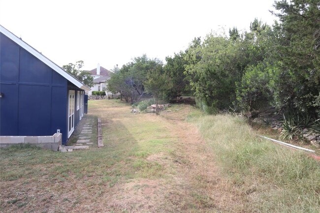 Building Photo - 10201 Longhorn Skyway