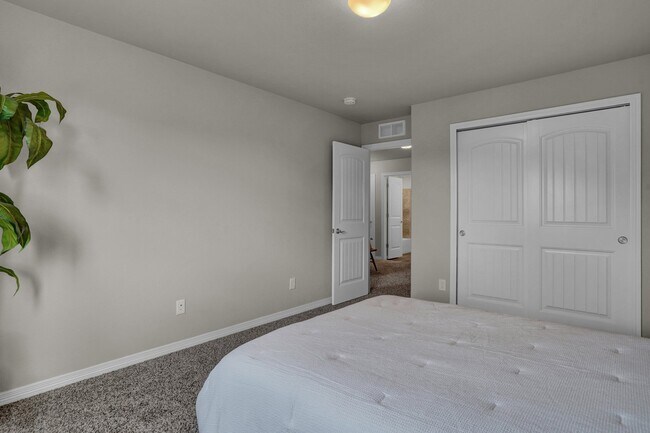 Building Photo - 5332 Pabst Dr