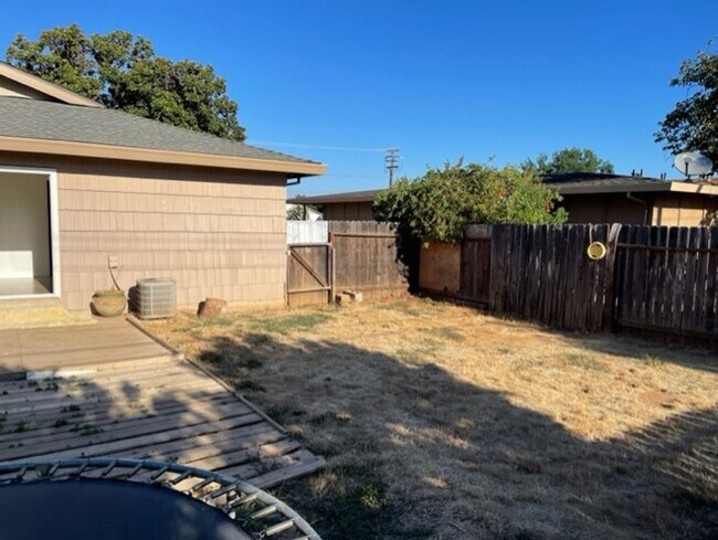 Building Photo - 3329-3331 Routier Rd