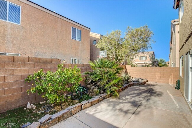 Building Photo - 9060 Candyland Ave