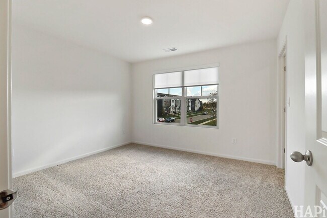 Building Photo - 2029 Magnolia Ln