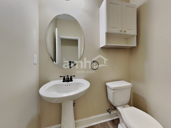 Building Photo - 7217 Deer Springs Way