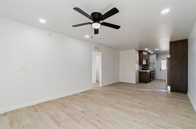 Building Photo - NEWLY REMODELED HOME NEAR TMC MAIN CAMPUS!