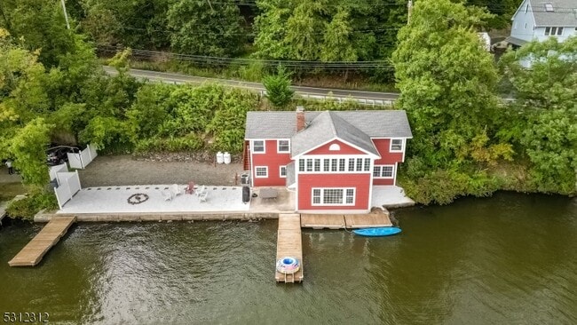 Building Photo - 206 Lakeside Rd