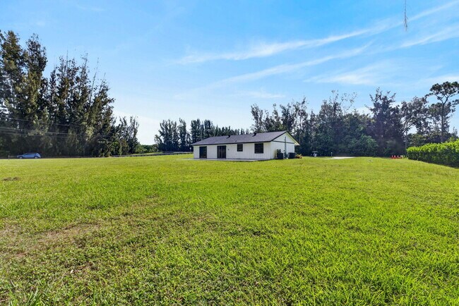 Building Photo - 5989 Coconut Blvd
