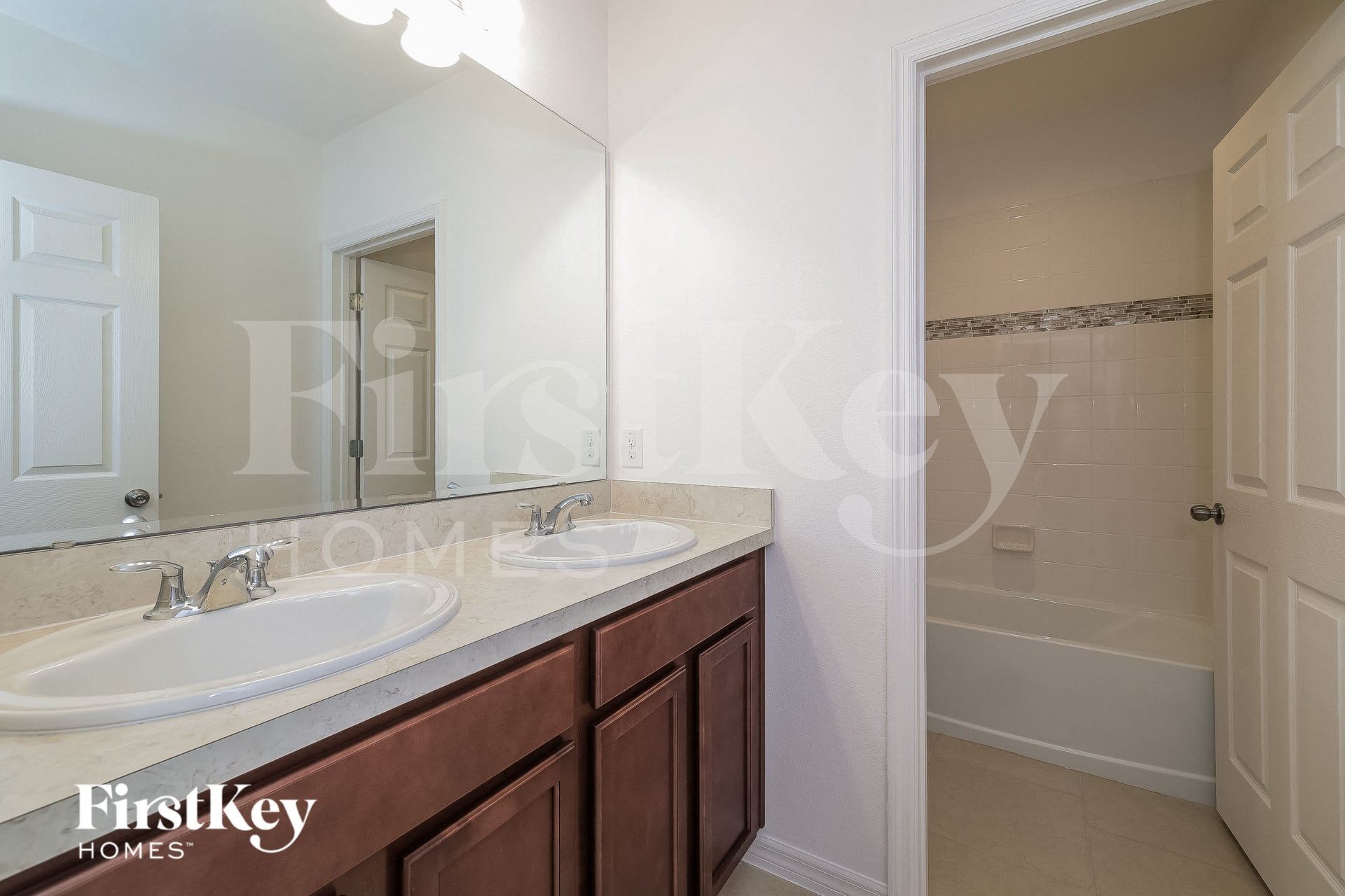 Building Photo - 845 Avenal Ln