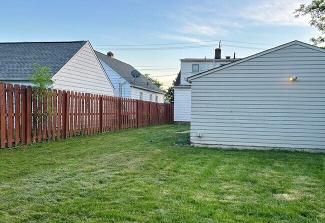 Building Photo - 5923 Turney Rd