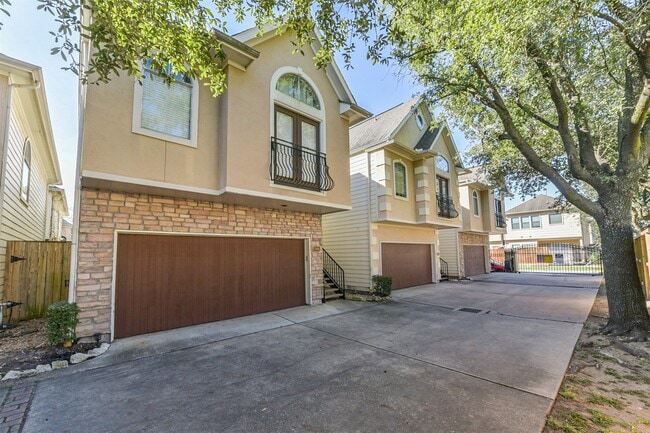 Building Photo - 340 Cage St