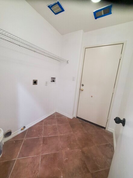 Building Photo - 1126 Latigo Cv