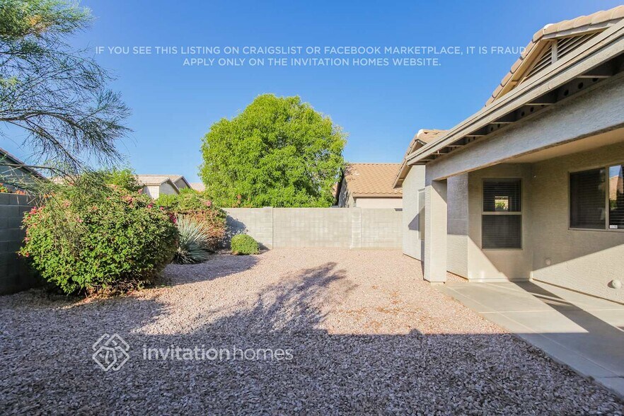 Building Photo - 16215 Los Coyotes St