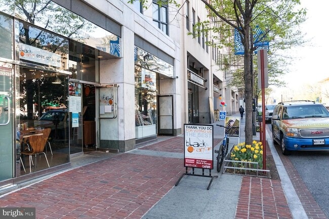 Building Photo - 1701 16th St NW