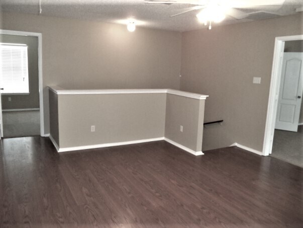 Building Photo - 1411 Plateau Dr