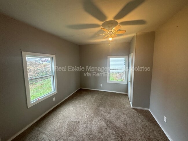 Building Photo - 331 W College Dr