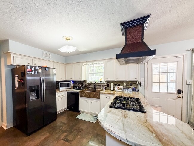Building Photo - 10723 Elmdale Dr