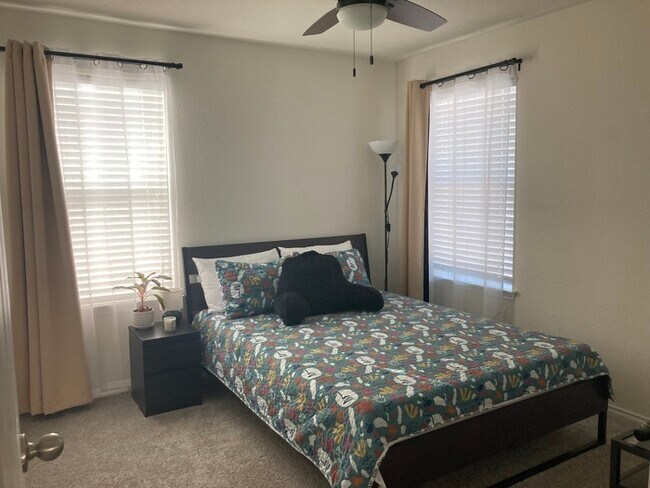 Building Photo - !! 50% OFF on 1st Month's Rent when you mo...