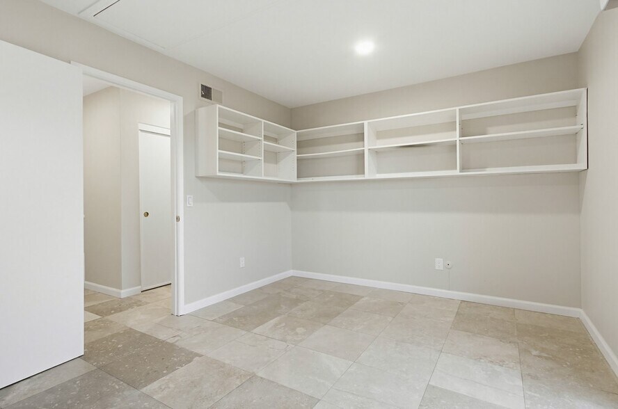 Building Photo - 17440 Plaza Cerado