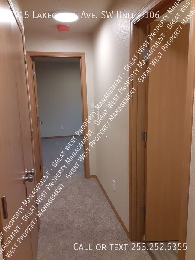 Building Photo - 5915 Lake Grove St SW