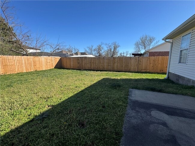 Building Photo - 910 NW A St