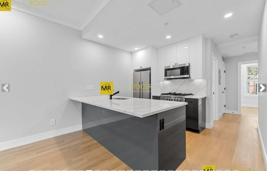 Building Photo - 533 Newbury St