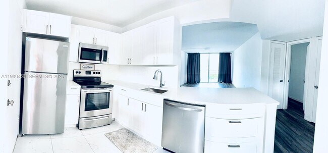 Building Photo - 1401 NE 191st St