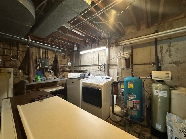 Building Photo - 2830 Waubesa Ave