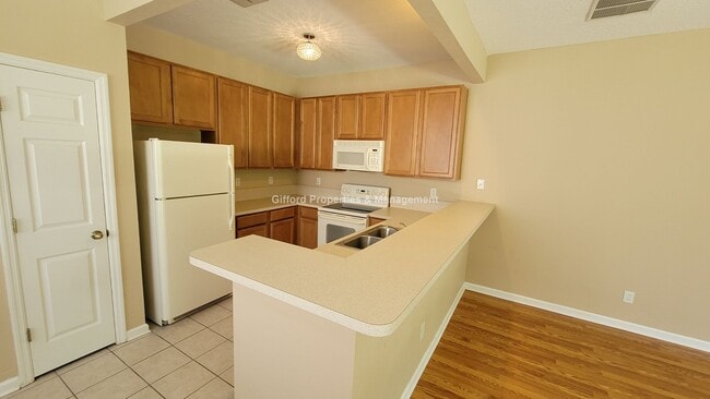 Building Photo - Beautiful Stonefield at Bartram Park Townhome