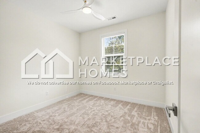 Building Photo - 5 Taverly Dr
