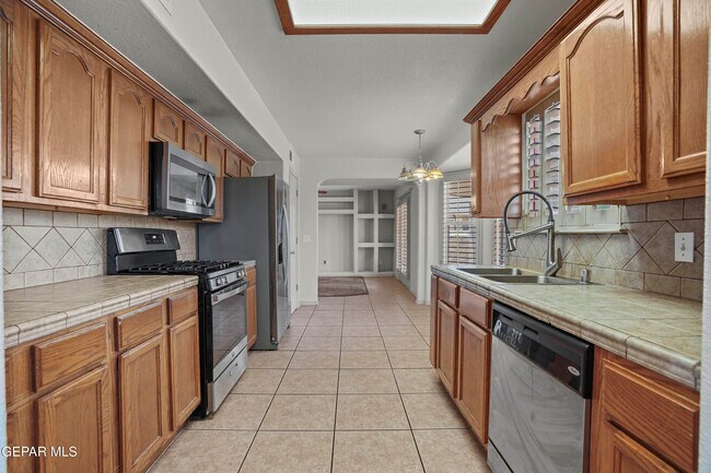Building Photo - 3653 Tierra Inca Dr