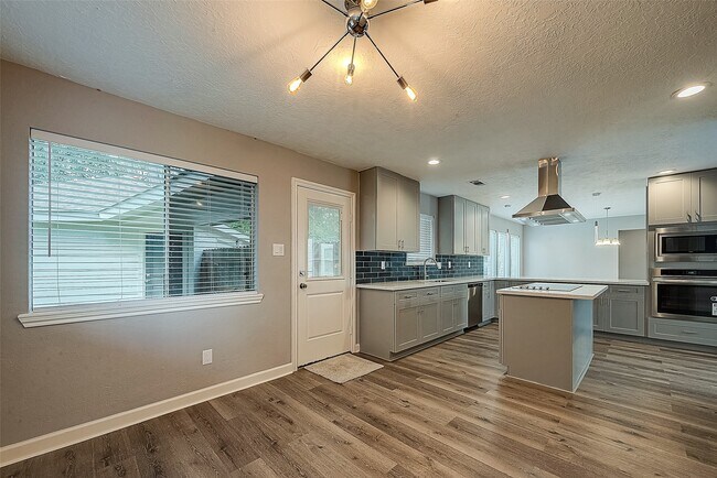 Building Photo - 1623 Cherry Ridge Dr