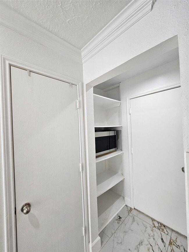 Building Photo - 9207 Dairy View Ln