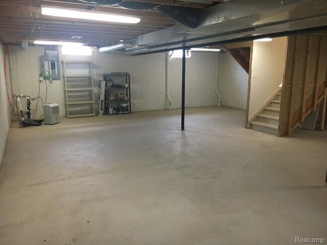 Building Photo - 879 Autumn Ridge Dr