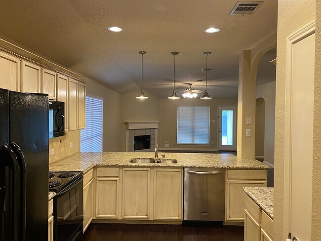 Building Photo - 9909 Carter Dr