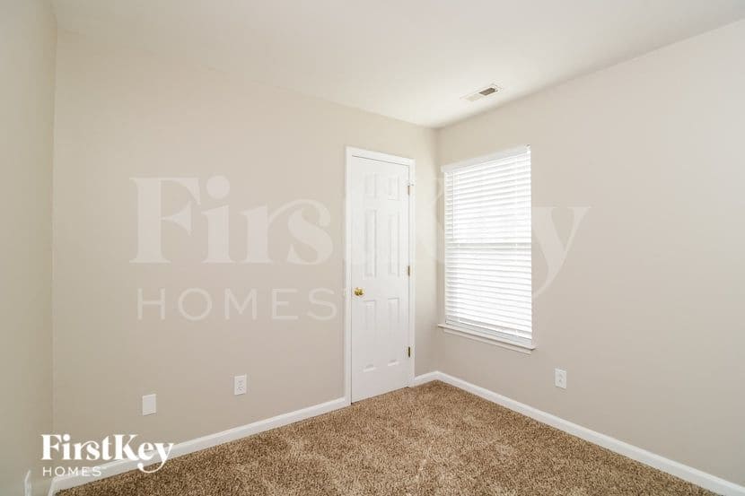 Building Photo - 225 Brycewood Dr