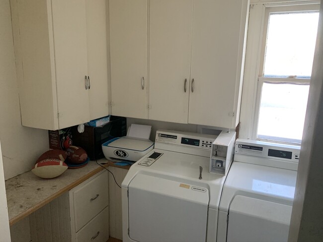 Laundry Room - 320 Market St