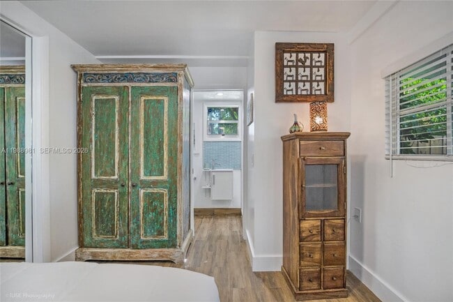 Building Photo - 212 SW 1st Ave