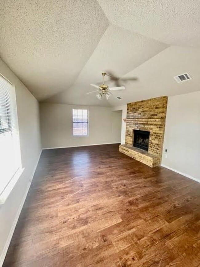 Primary Photo - 2205 Kirby Lee St