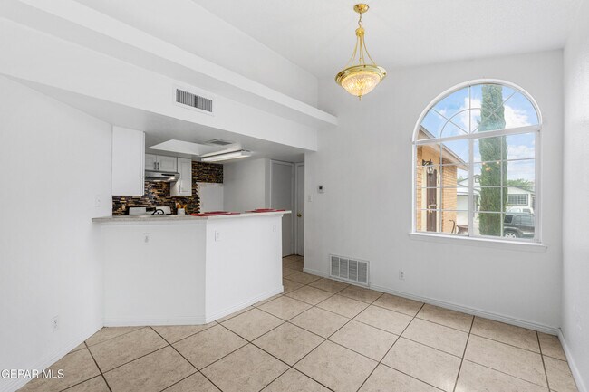 Building Photo - 12290 Tierra Bella Dr