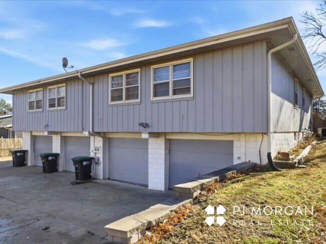 Building Photo - 9524-9526