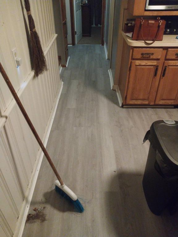 Building Photo - 758 S Huth Rd