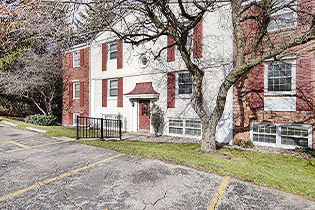 Building Photo - 728 Garland Cir