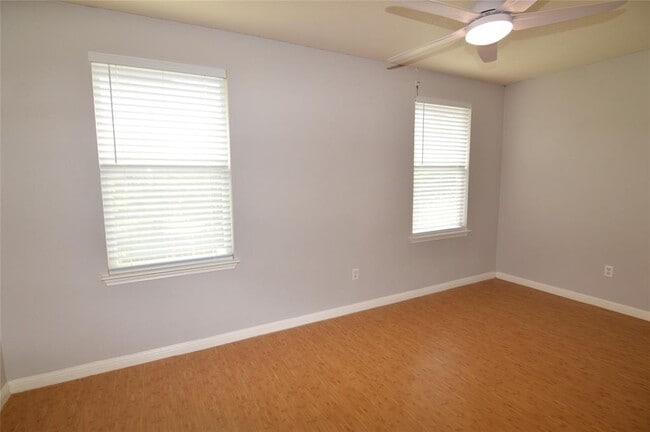 Building Photo - 916 Brighton Pl