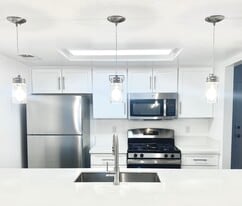 Building Photo - Oak Park Village Apartments