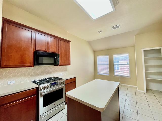 Building Photo - 1535 Silver Spur Dr