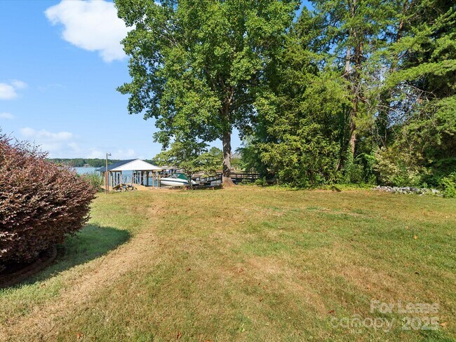 Building Photo - 4954 Moonlite Bay Dr