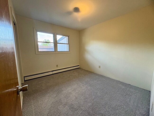 Building Photo - 2 Bedroom 1 Bathroom in Elizabethtown w/La...